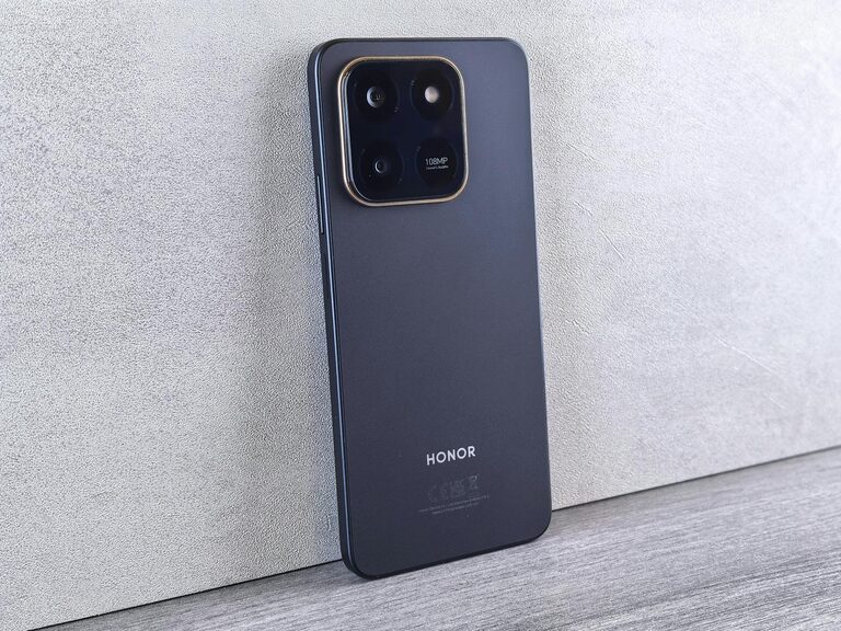 Beginner Tips for Taking Better Phone Photos: A Simple Guide